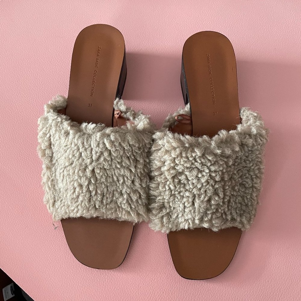 NWOB Zara Faux Shearling Taupe Mules Sz 37